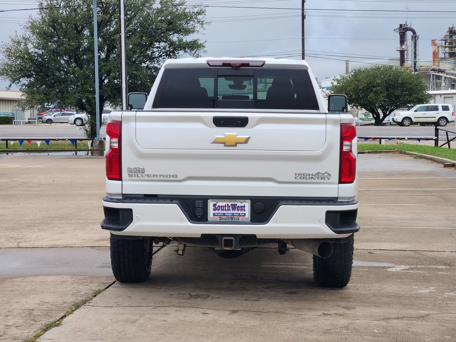Used 2022 Chevrolet Silverado 2500 High Country w/ Z71 Off-Road Package image 3