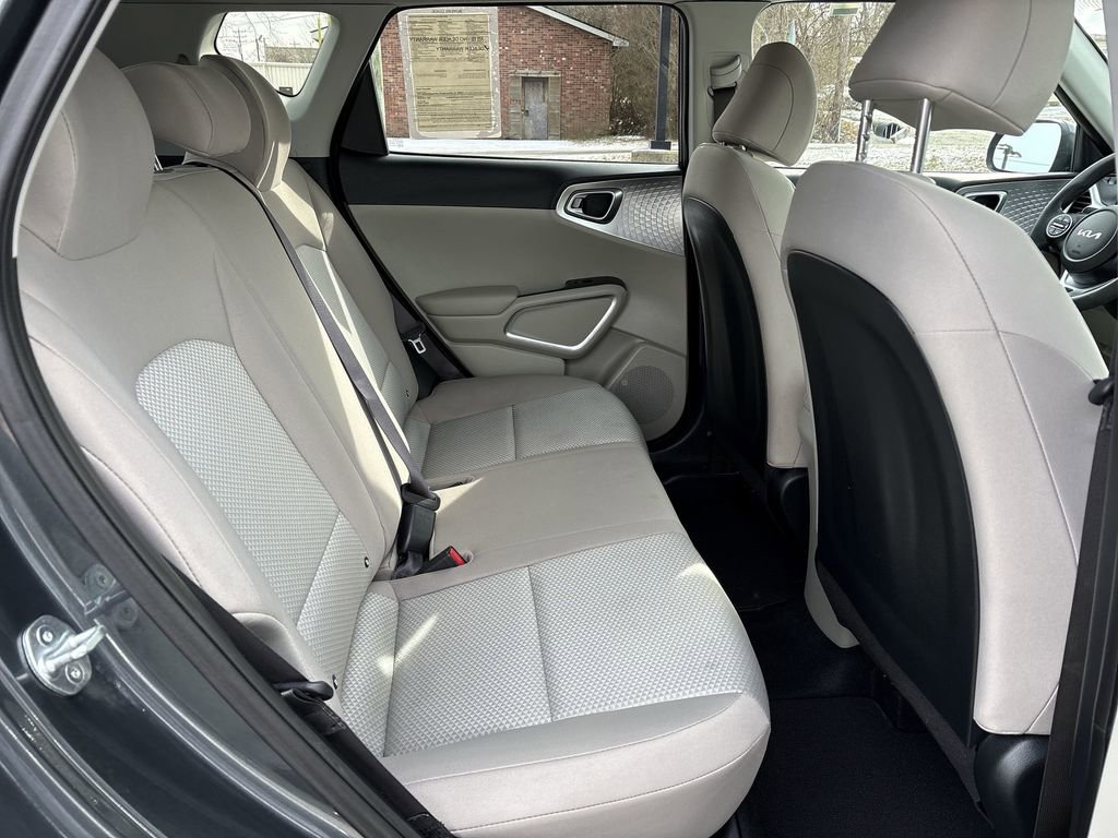 Used 2023 Kia Soul LX image 26