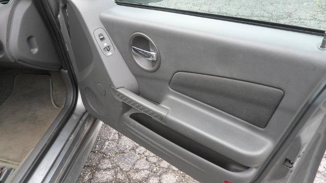 Used 2004 Pontiac Grand Prix GT2 w/ Leather Trim Pkg FWD image 15