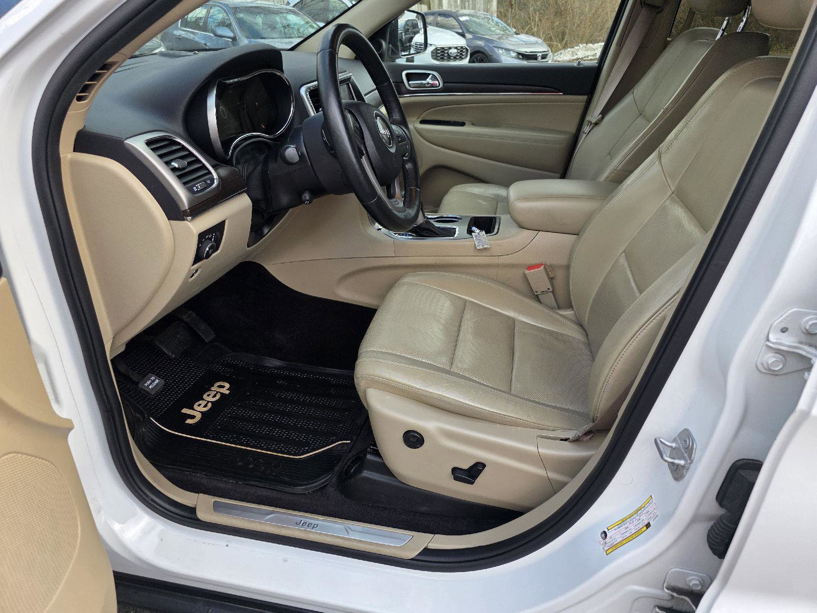 Used 2018 Jeep Grand Cherokee Limited w/ Luxury Group II image 11