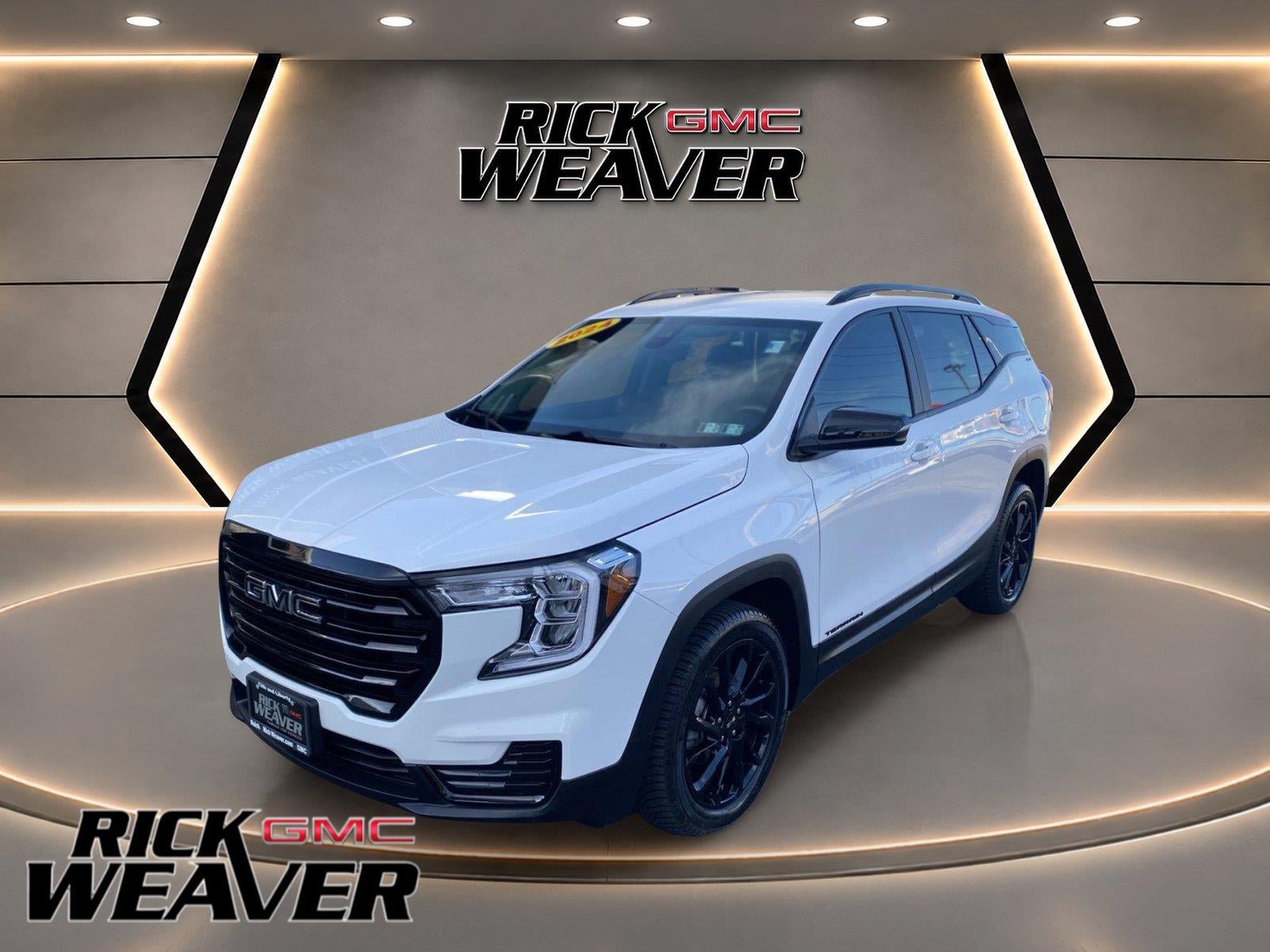 Used 2024 GMC Terrain SLE w/ Driver Convenience Package