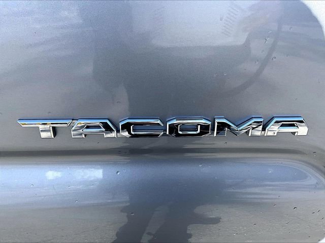Used 2021 Toyota Tacoma SR5 AWD/4WD image 8
