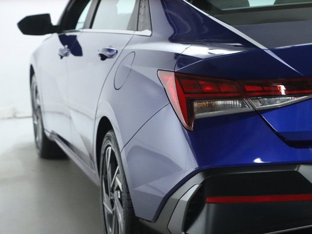 Certified 2024 Hyundai Elantra SEL w/ Convenience Package image 40