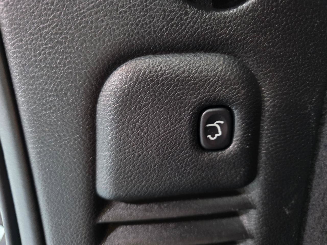 Used 2015 Dodge Durango Limited image 23