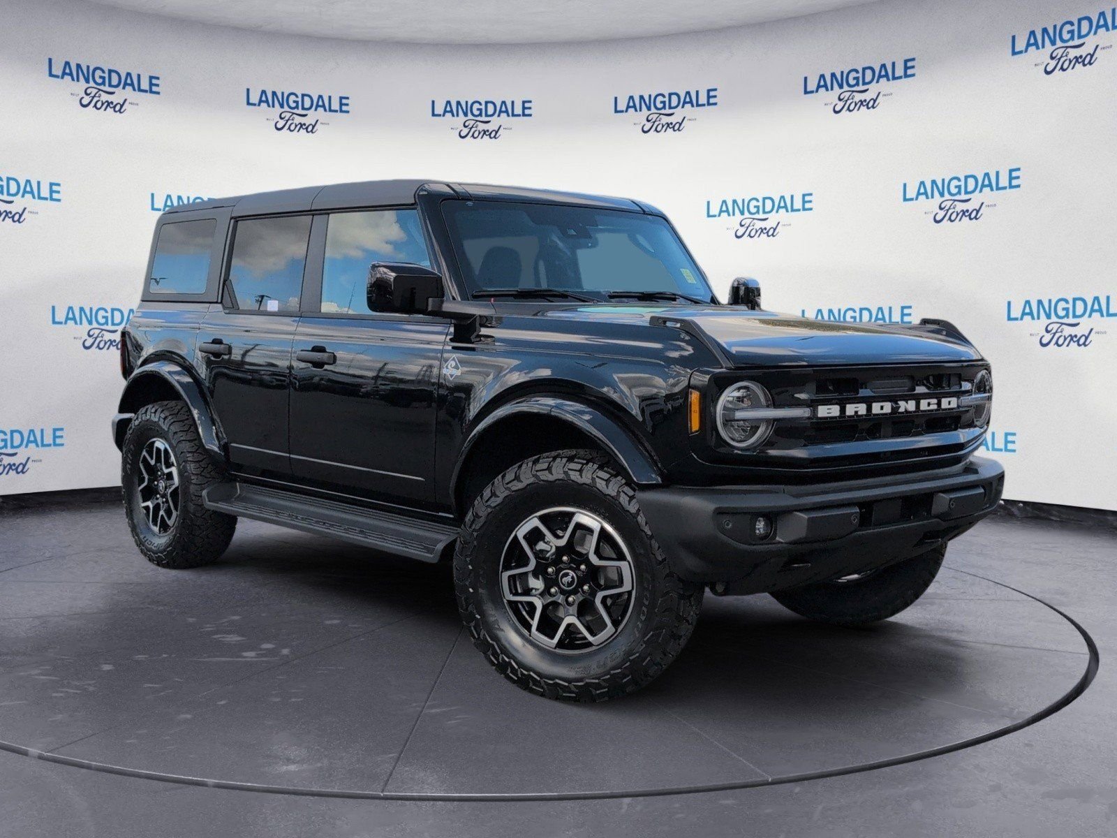 New 2026 Ford Bronco Outer Banks video 2