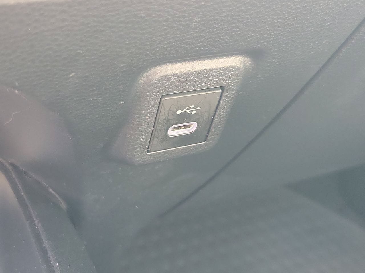 Used 2025 Toyota Corolla LE FWD image 28