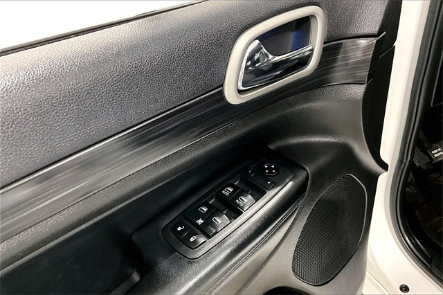 Used 2020 Jeep Grand Cherokee Altitude image 38