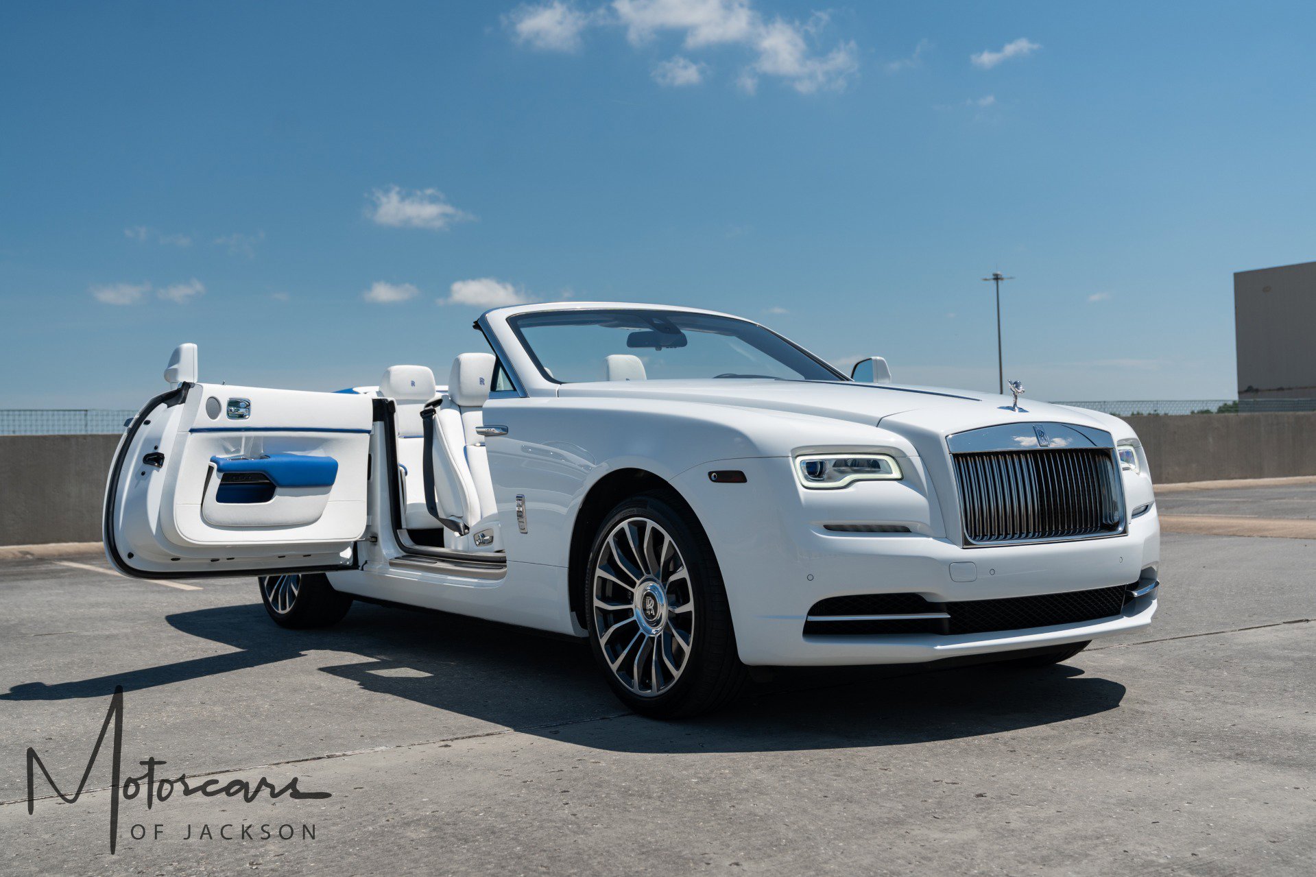 Used 2019 Rolls-Royce Dawn RWD image 28