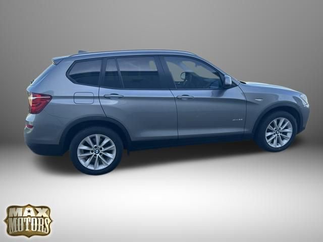 Used 2017 BMW X3 xDrive28i image 9