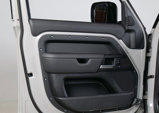 New 2026 Land Rover Defender 110 S image 27