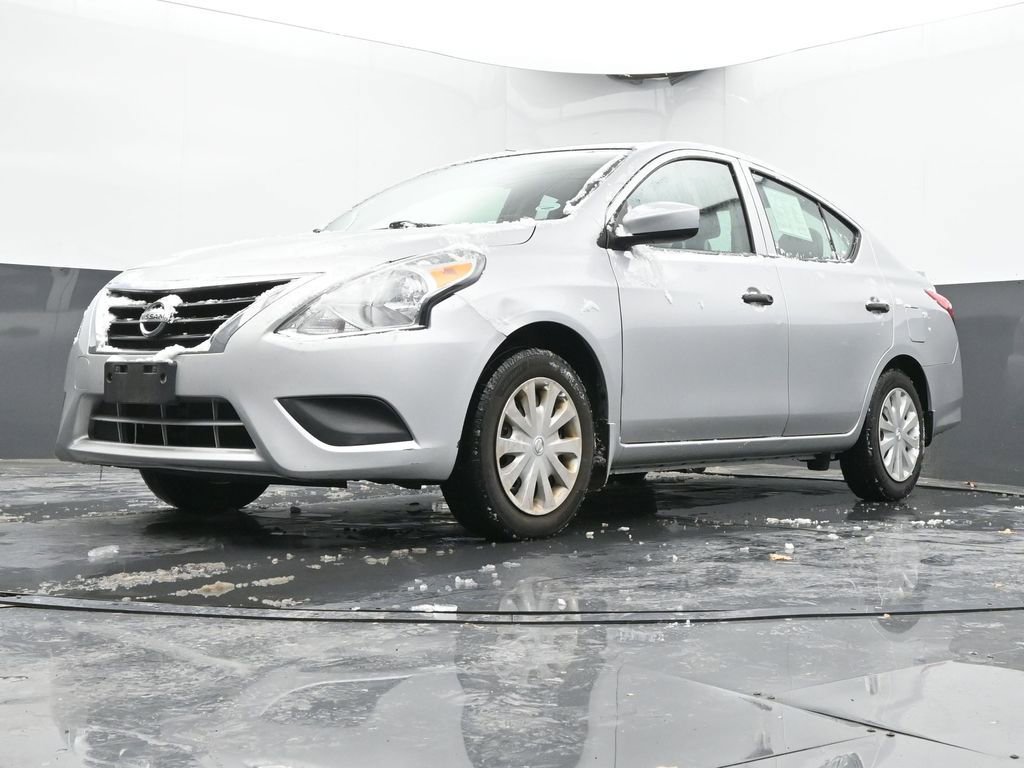 Used 2019 Nissan Versa S Plus image 39