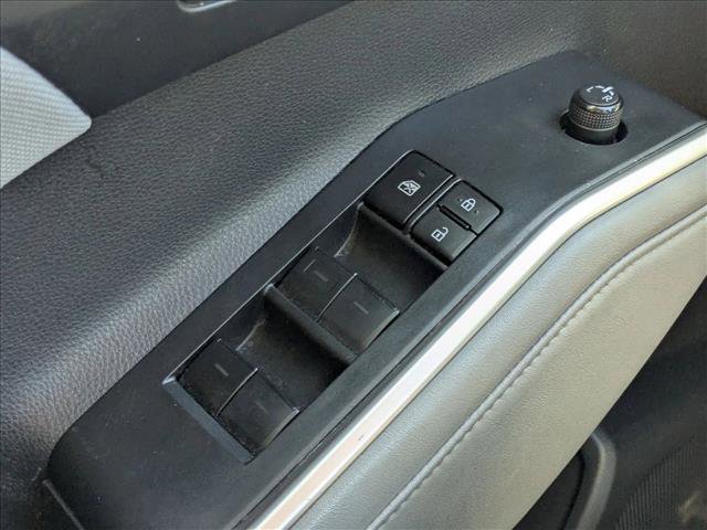 Used 2024 Toyota Highlander LE FWD image 12