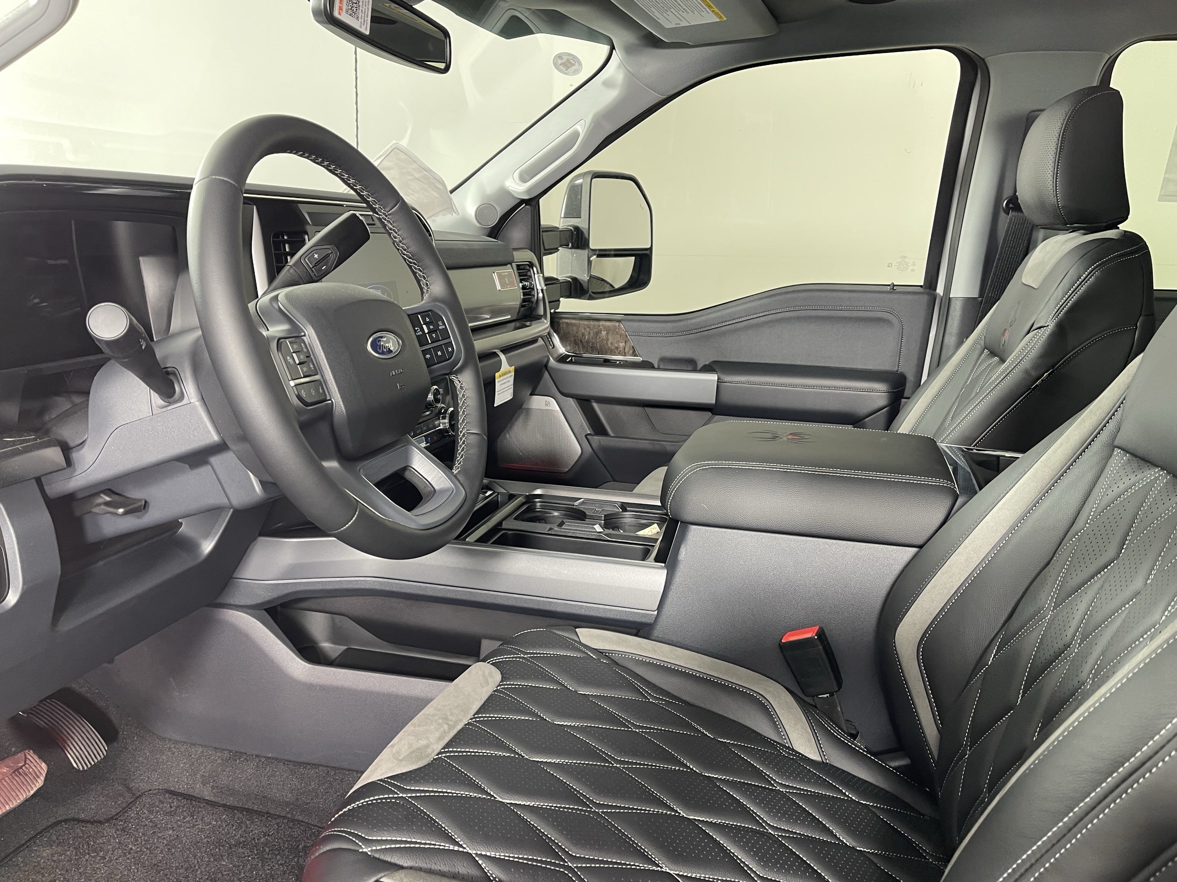 New 2026 Ford F250 Lariat w/ Black Appearance Package AWD/4WD image 10