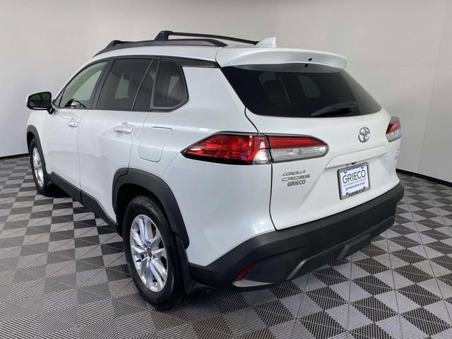 Used 2023 Toyota Corolla Cross LE w/ Moonroof Package image 6