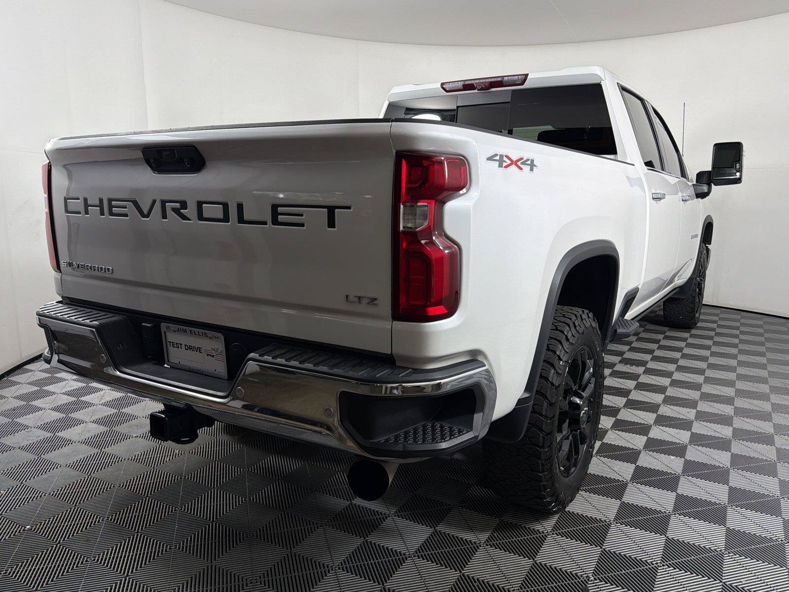 Used 2024 Chevrolet Silverado 2500 LTZ w/ LTZ Convenience Package AWD/4WD image 6