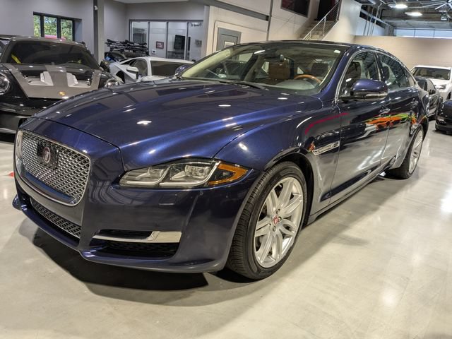 Used 2017 Jaguar XJ L Portfolio AWD/4WD image 3