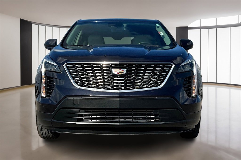 Certified 2023 Cadillac XT4 Luxury w/ Cold Weather Package image 3