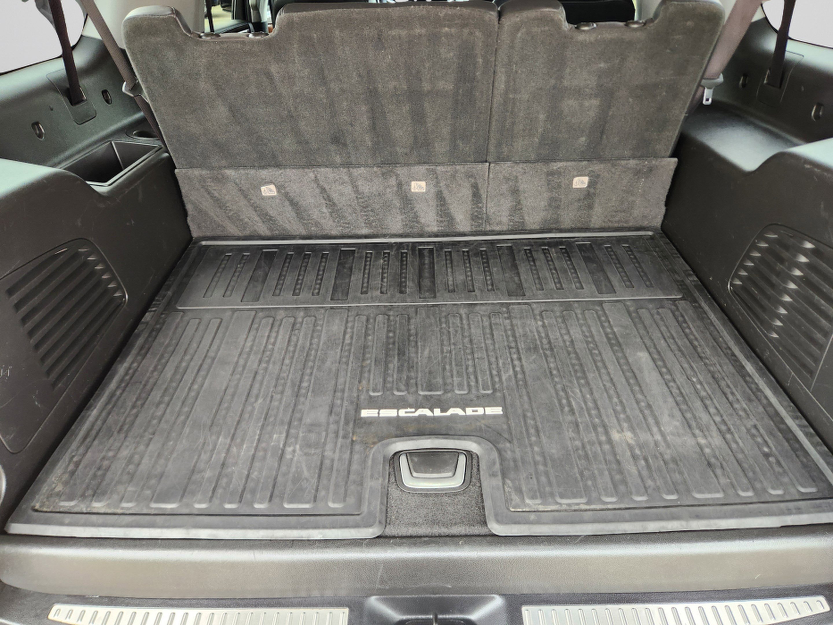 Used 2018 Cadillac Escalade ESV Premium Luxury AWD/4WD image 34