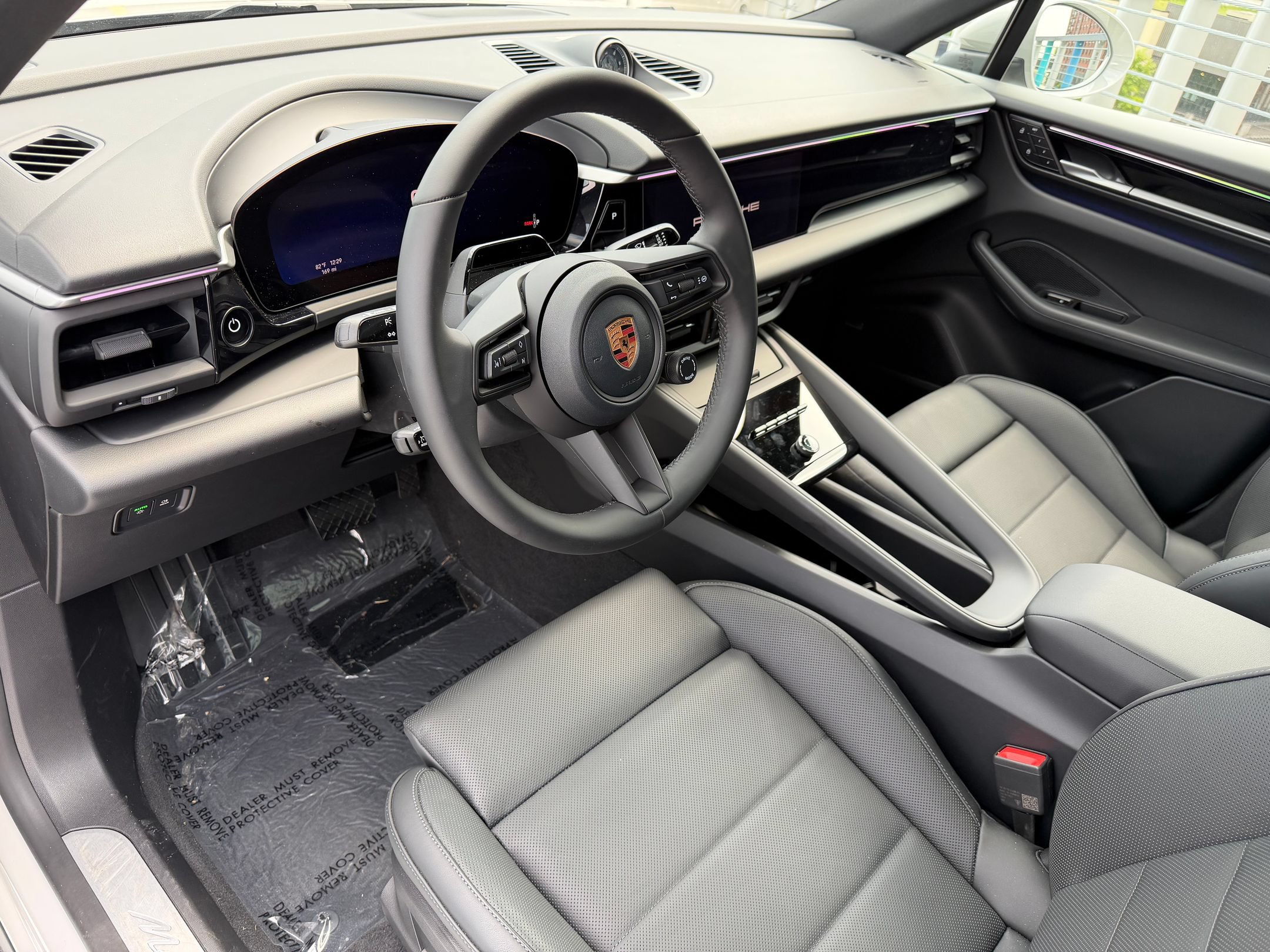 New 2026 Porsche Macan 4 Electric AWD/4WD image 4