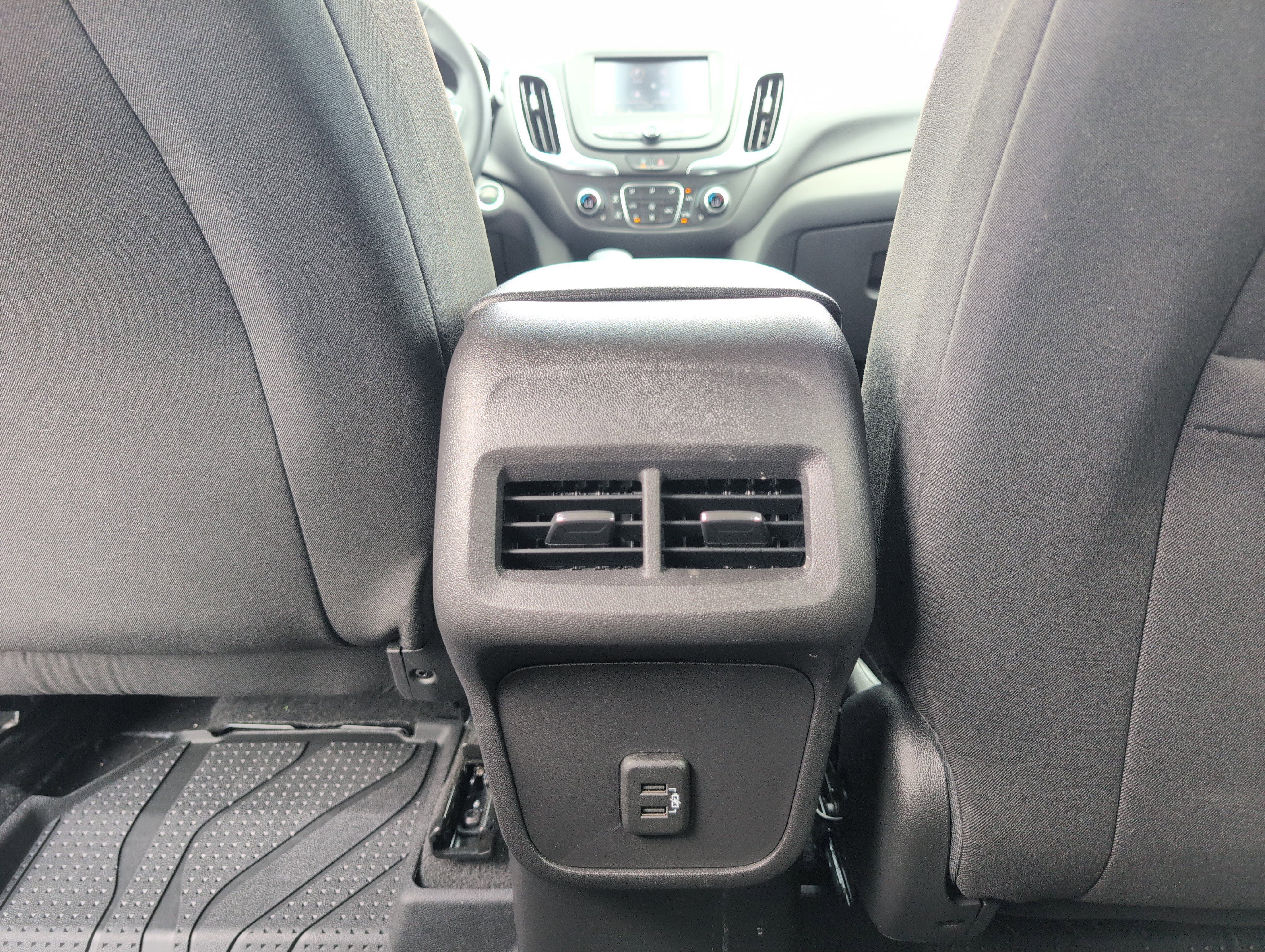 Used 2024 Chevrolet Equinox LT w/ LPO, Floor Liner Package FWD image 30