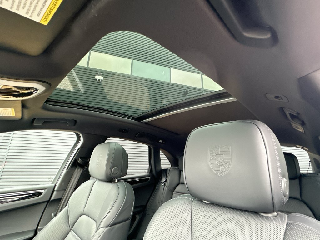 Certified 2023 Porsche Macan S AWD/4WD image 14