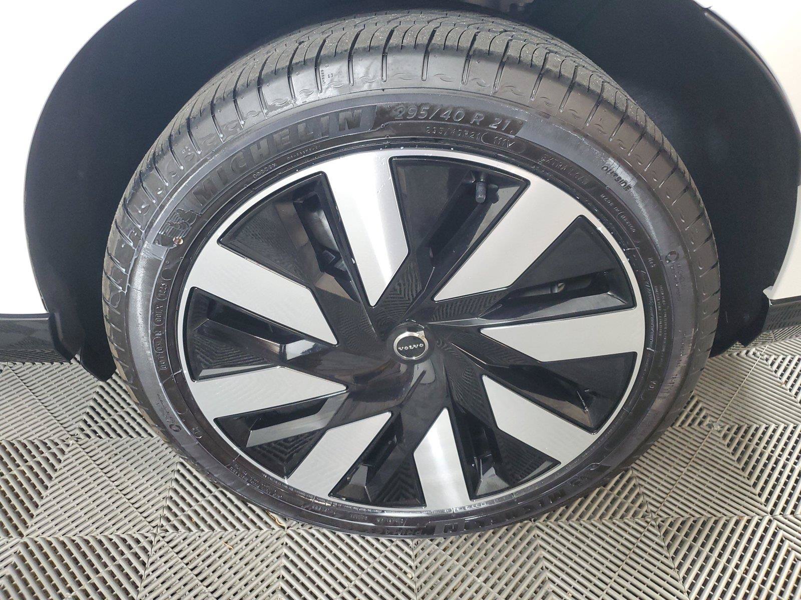 Certified 2025 Volvo EX90 Plus AWD/4WD image 11