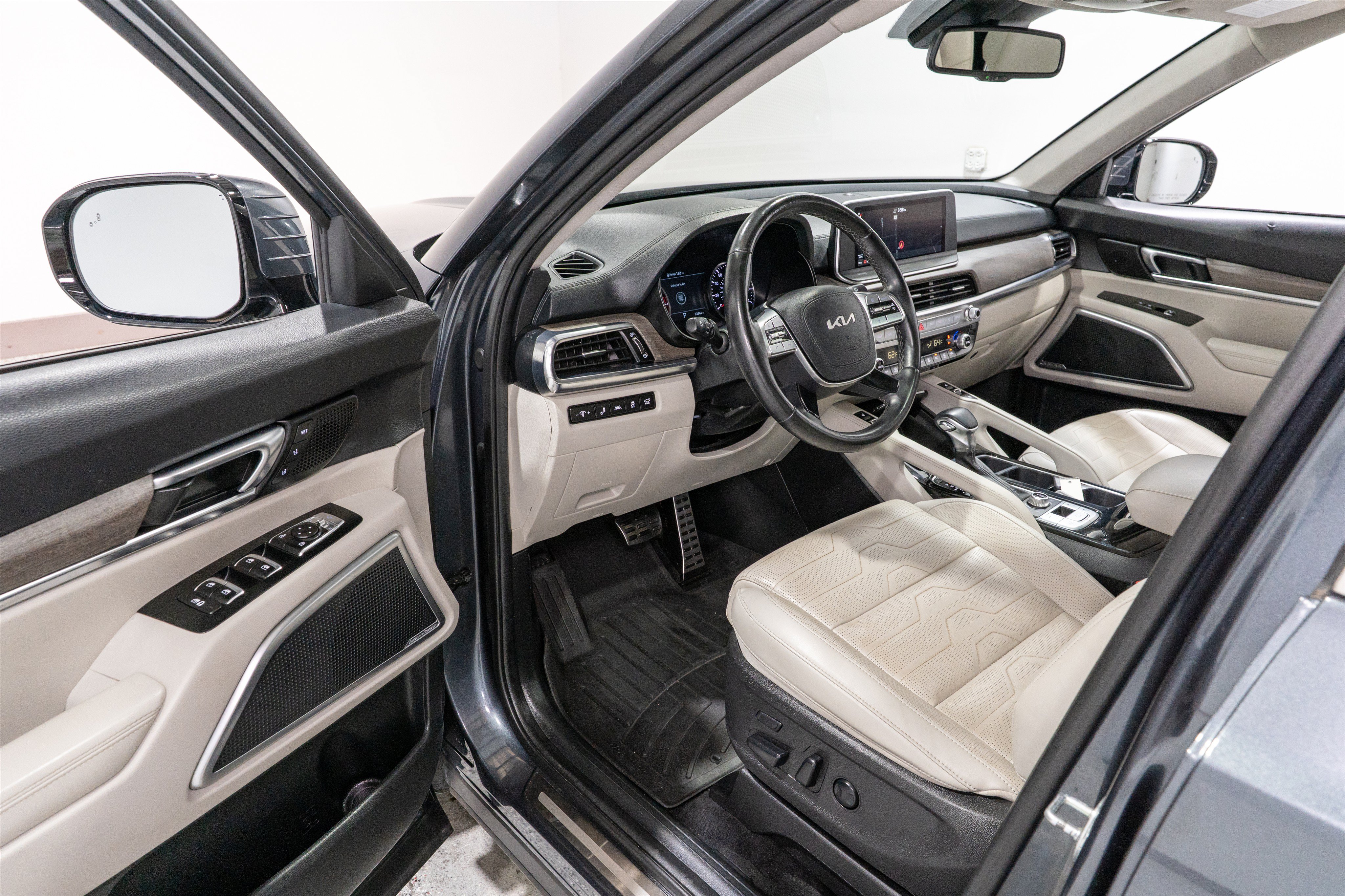 Used 2022 Kia Telluride SX w/ SX Prestige Package AWD/4WD image 12