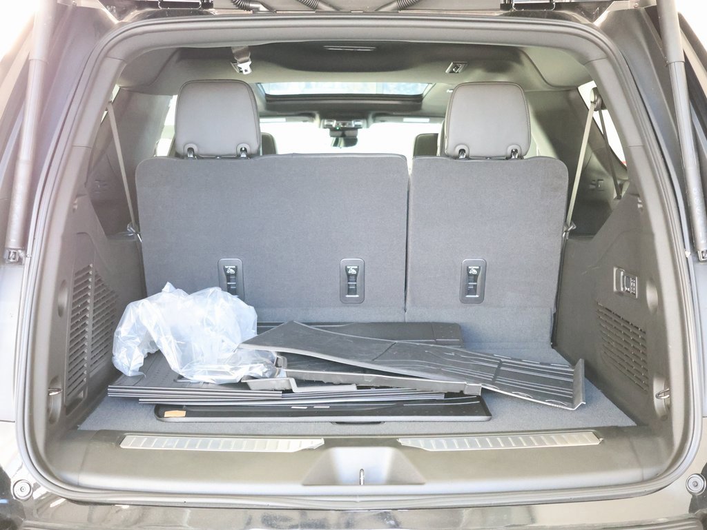New 2025 Chevrolet Suburban High Country image 33
