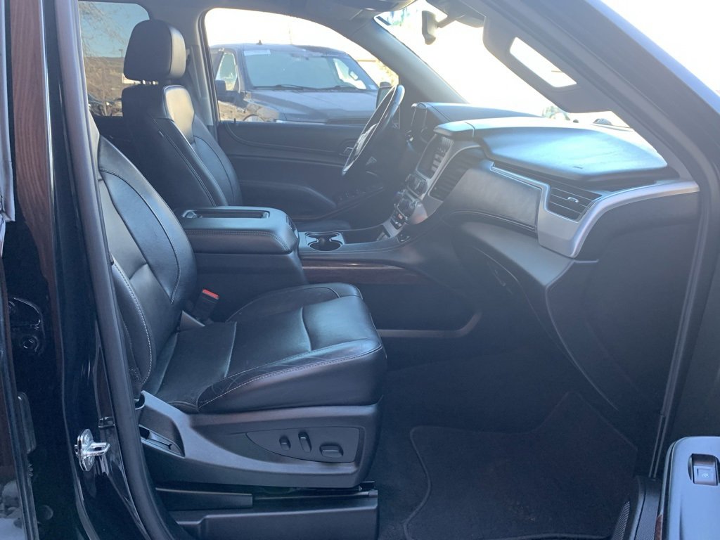 Used 2019 GMC Yukon XL SLT w/ Graphite Performance Edition image 24