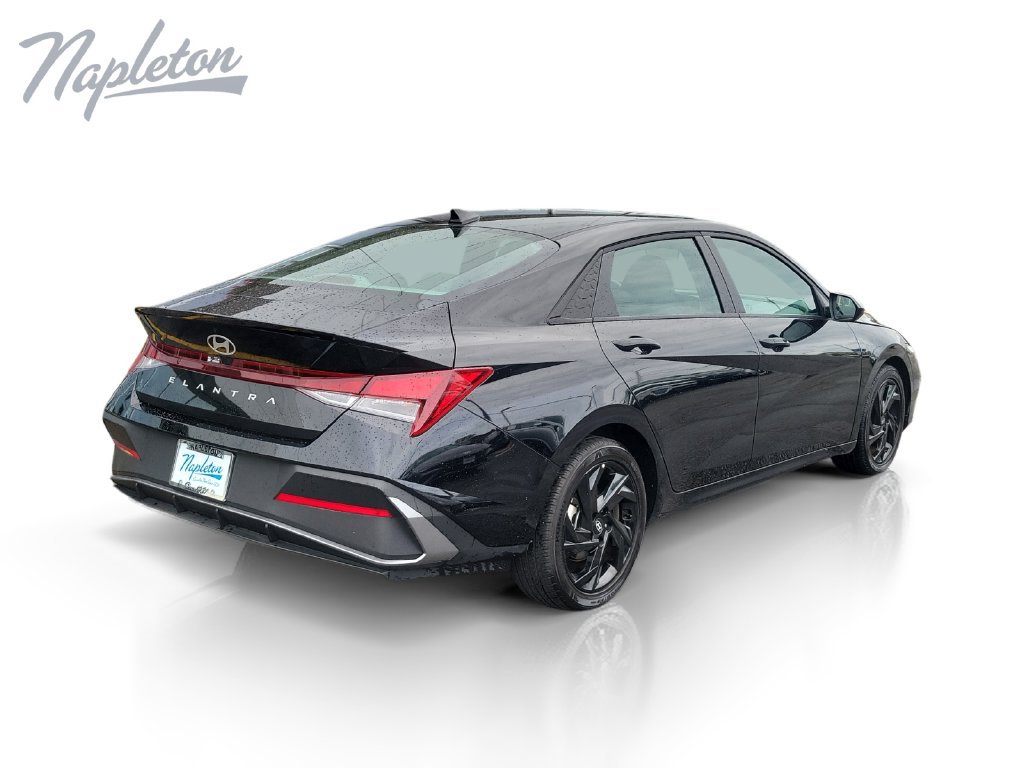 Used 2026 Hyundai Elantra Sport FWD image 6