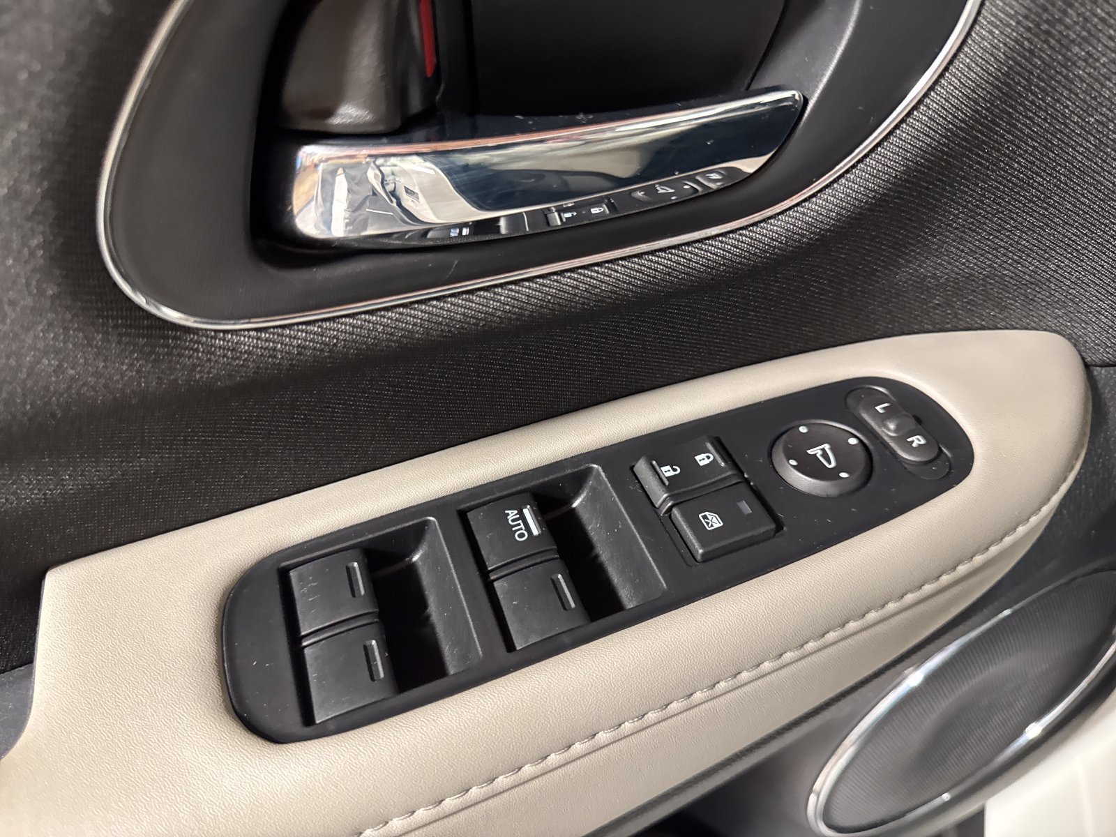 Certified 2022 Honda HR-V EX image 12