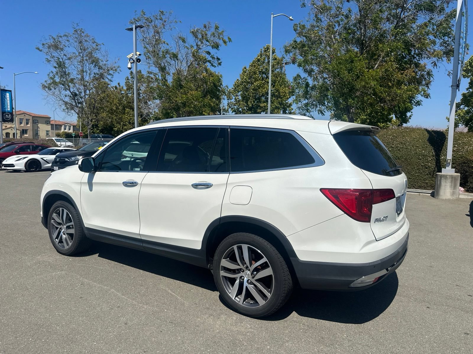 Used 2018 Honda Pilot Touring image 4