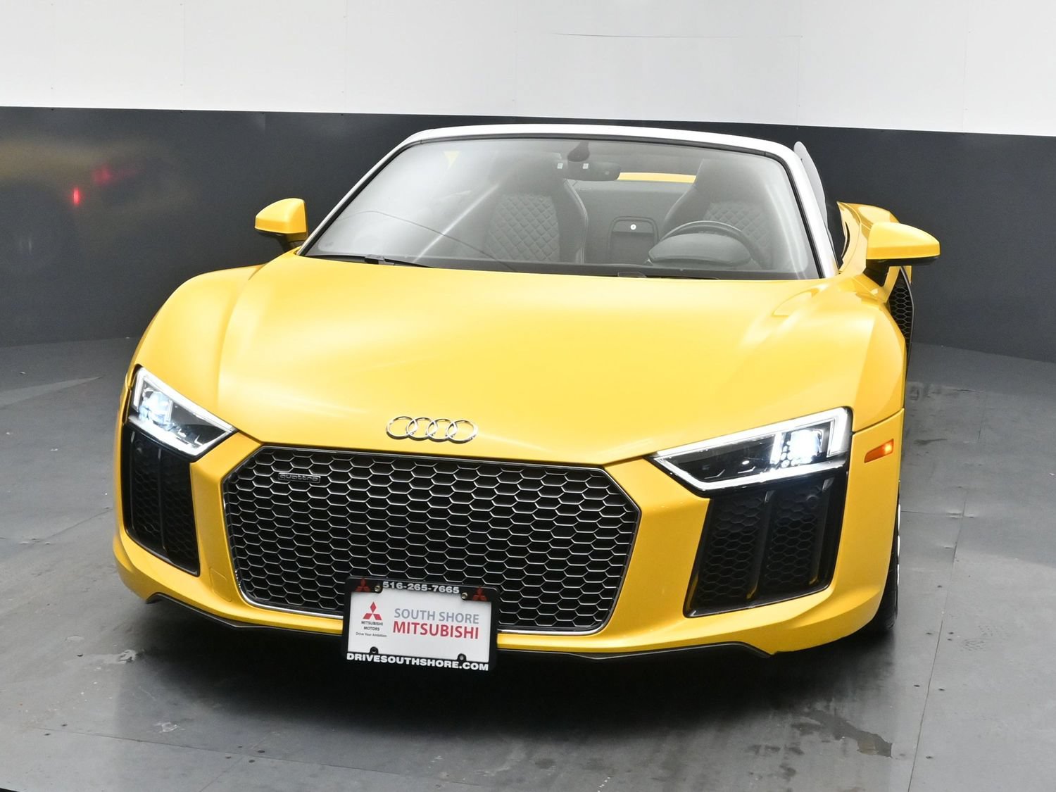 Used 2017 Audi R8 V10 w/ Carbon Exterior Package AWD/4WD image 22