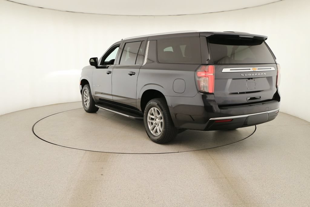 Used 2024 Chevrolet Suburban LS AWD/4WD image 4