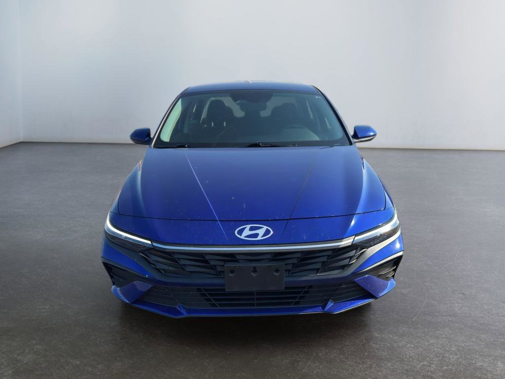 Certified 2024 Hyundai Elantra SE image 2