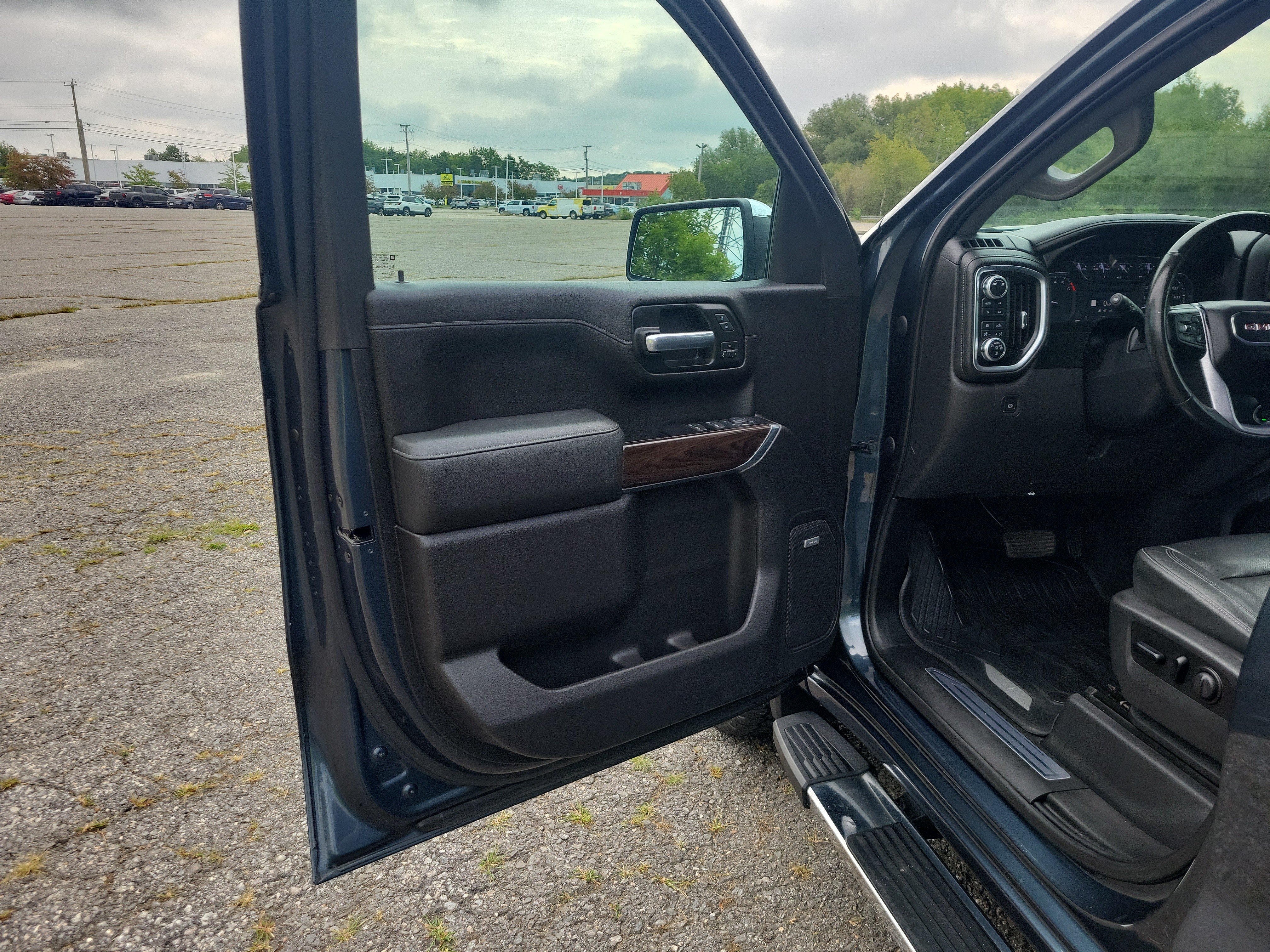 Used 2019 GMC Sierra 1500 SLT w/ SLT Premium Plus Package AWD/4WD image 15