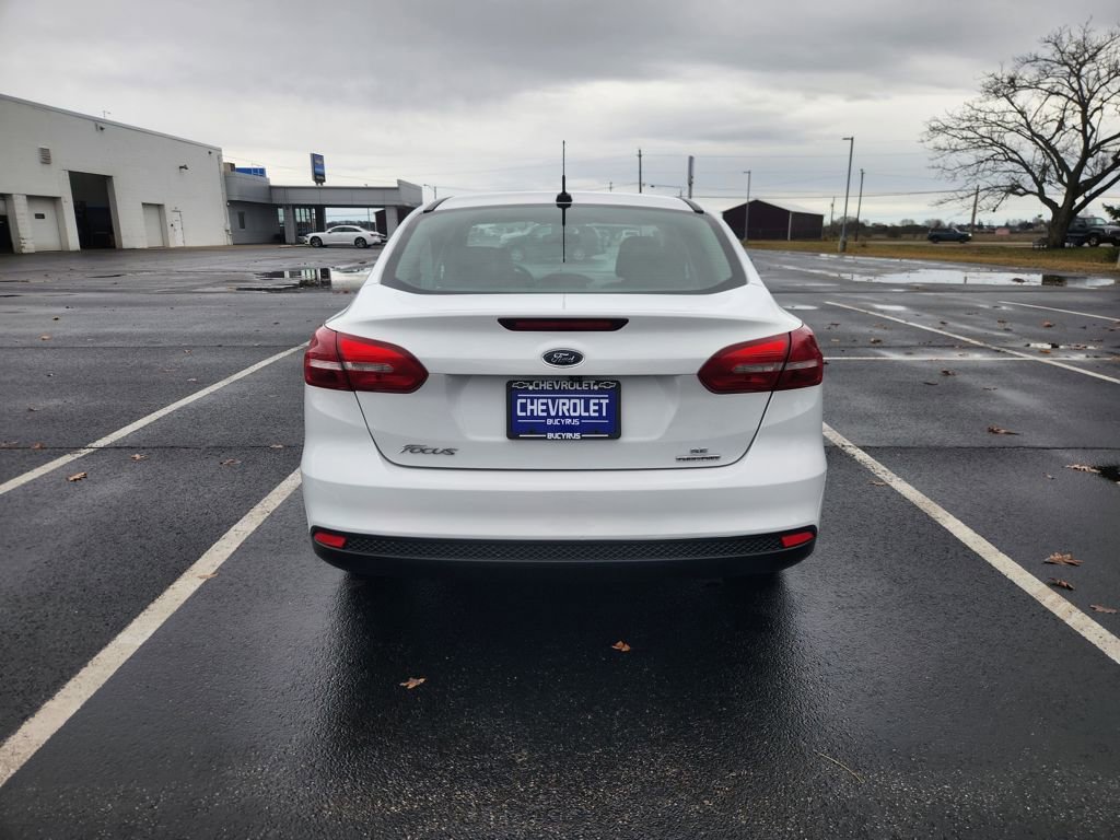 Used 2016 Ford Focus SE image 2