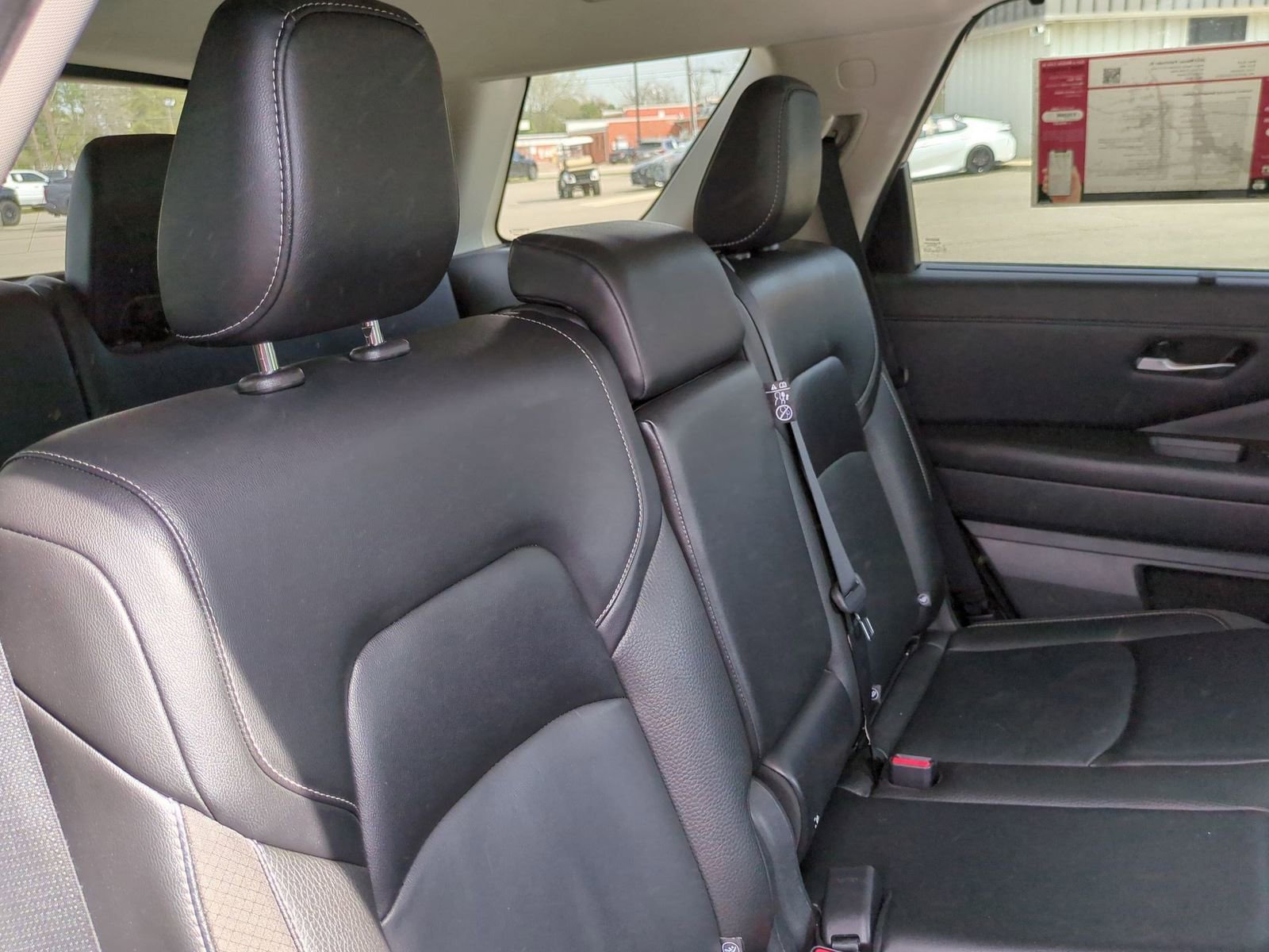 Used 2024 Nissan Pathfinder SL image 25