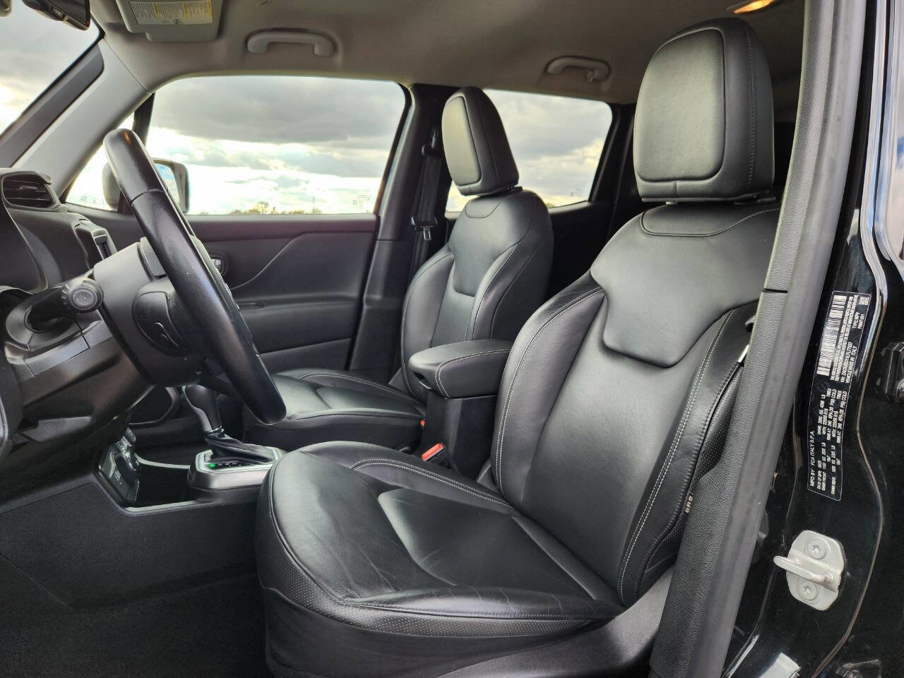 Used 2020 Jeep Renegade Limited w/ LED Lighting Group image 18