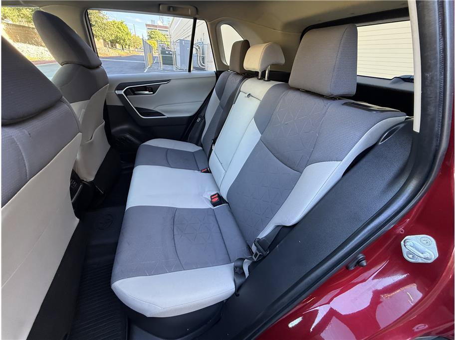 Used 2020 Toyota RAV4 XLE w/ Convenience Package AWD/4WD image 24