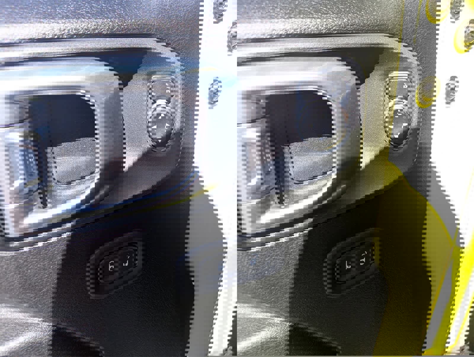 Used 2023 Jeep Wrangler Sport S image 25