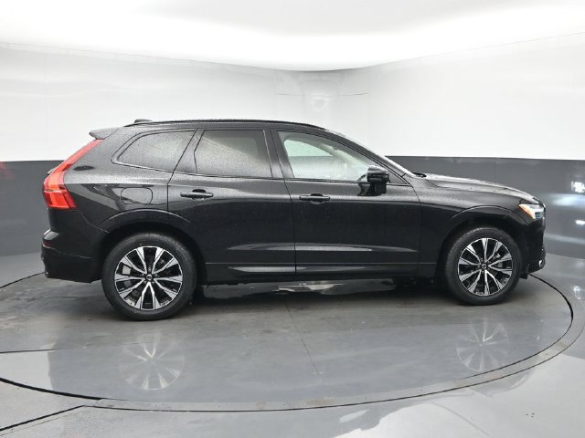 Used 2024 Volvo XC60 B5 Plus w/ Protection Package Premier AWD/4WD image 9