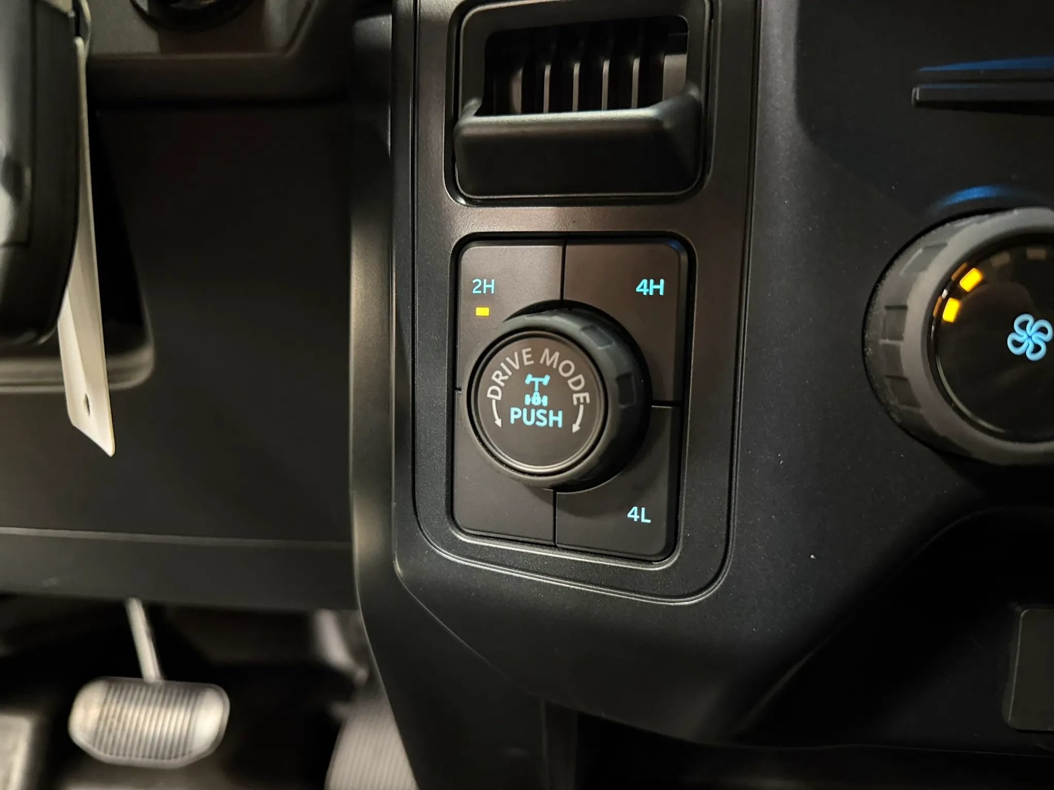 Used 2025 Ford F150 XL AWD/4WD image 22