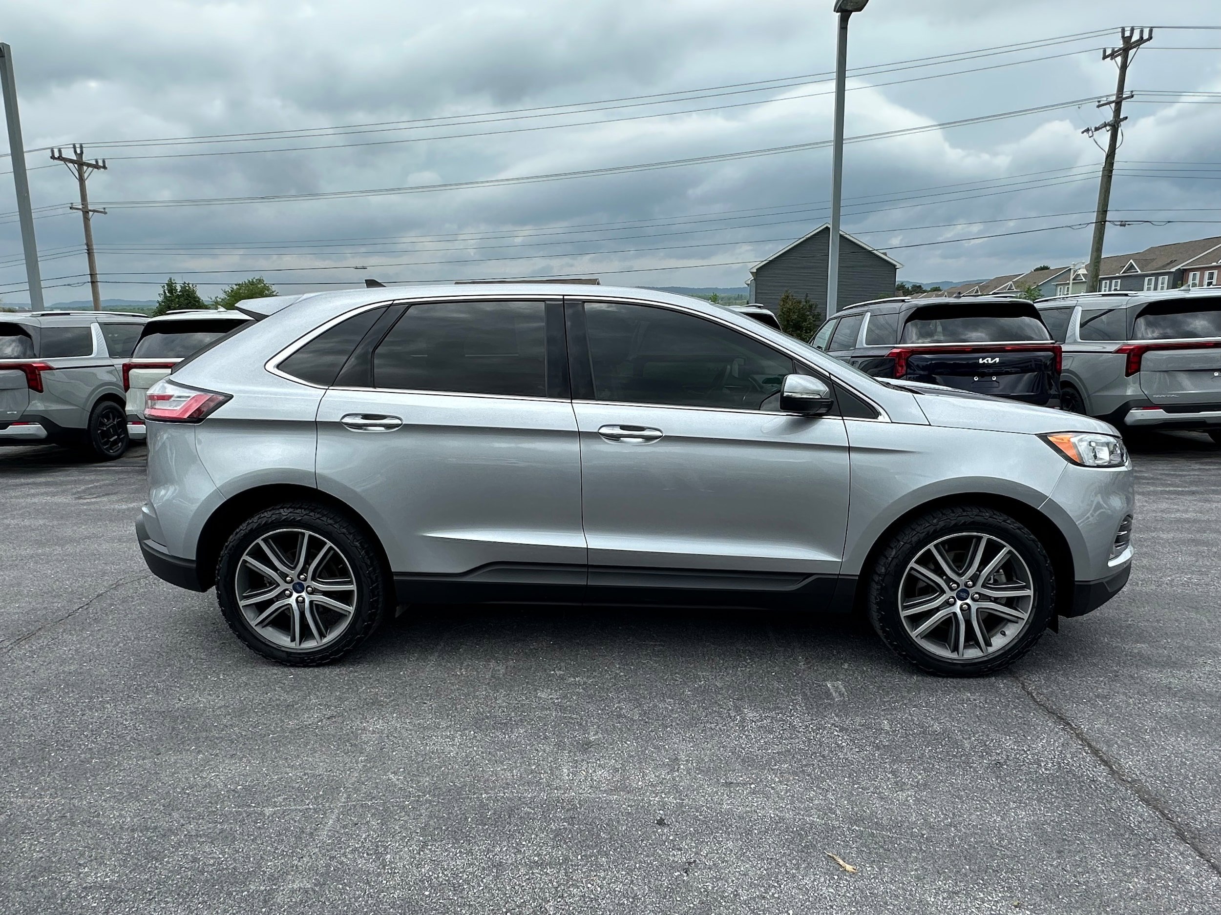 Used 2020 Ford Edge Titanium AWD/4WD image 4