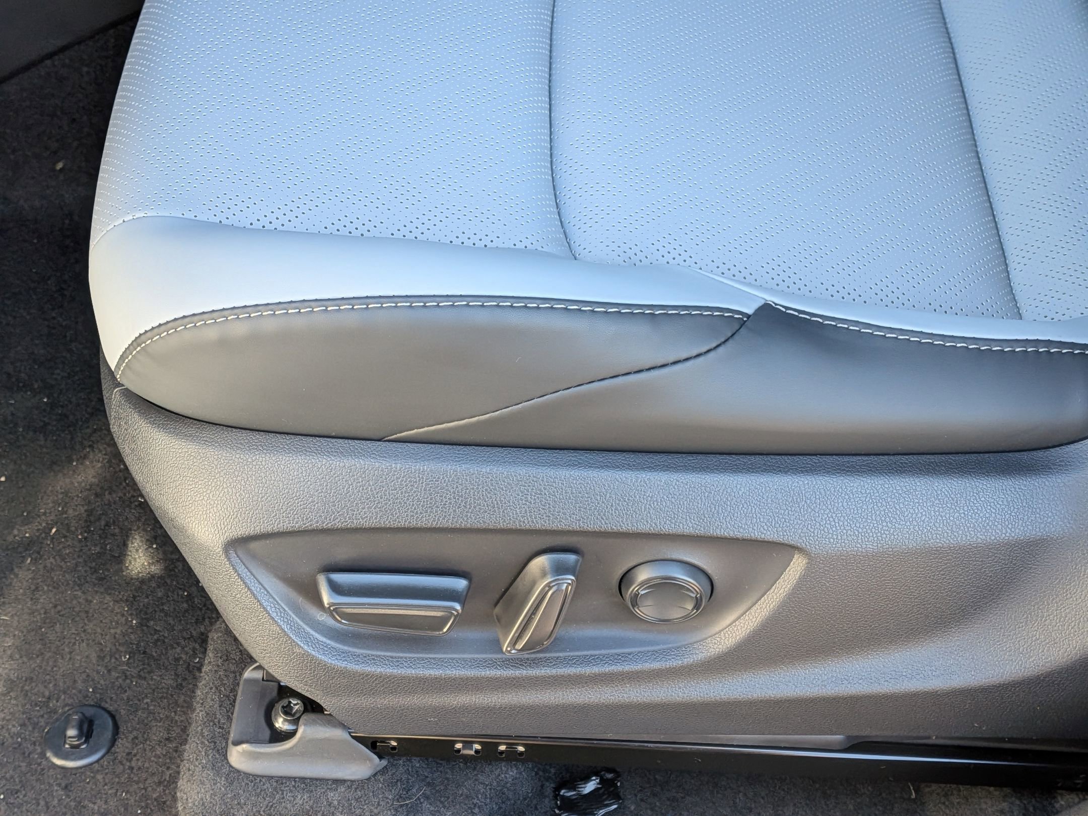 New 2026 Subaru Solterra Limited XT AWD/4WD image 17