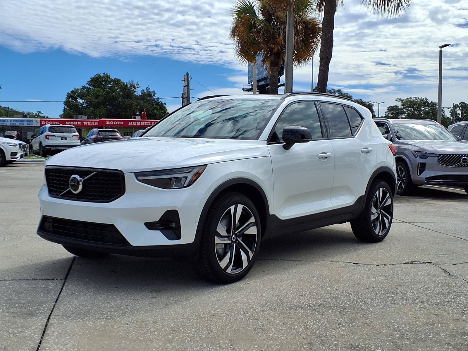 New 2026 Volvo XC40 B5 Plus w/ Protection Package Premier AWD/4WD image 3