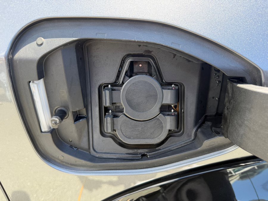 Used 2023 Nissan Ariya FWD image 54