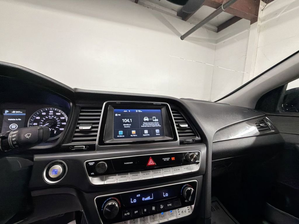 Used 2019 Hyundai Sonata Limited FWD image 17