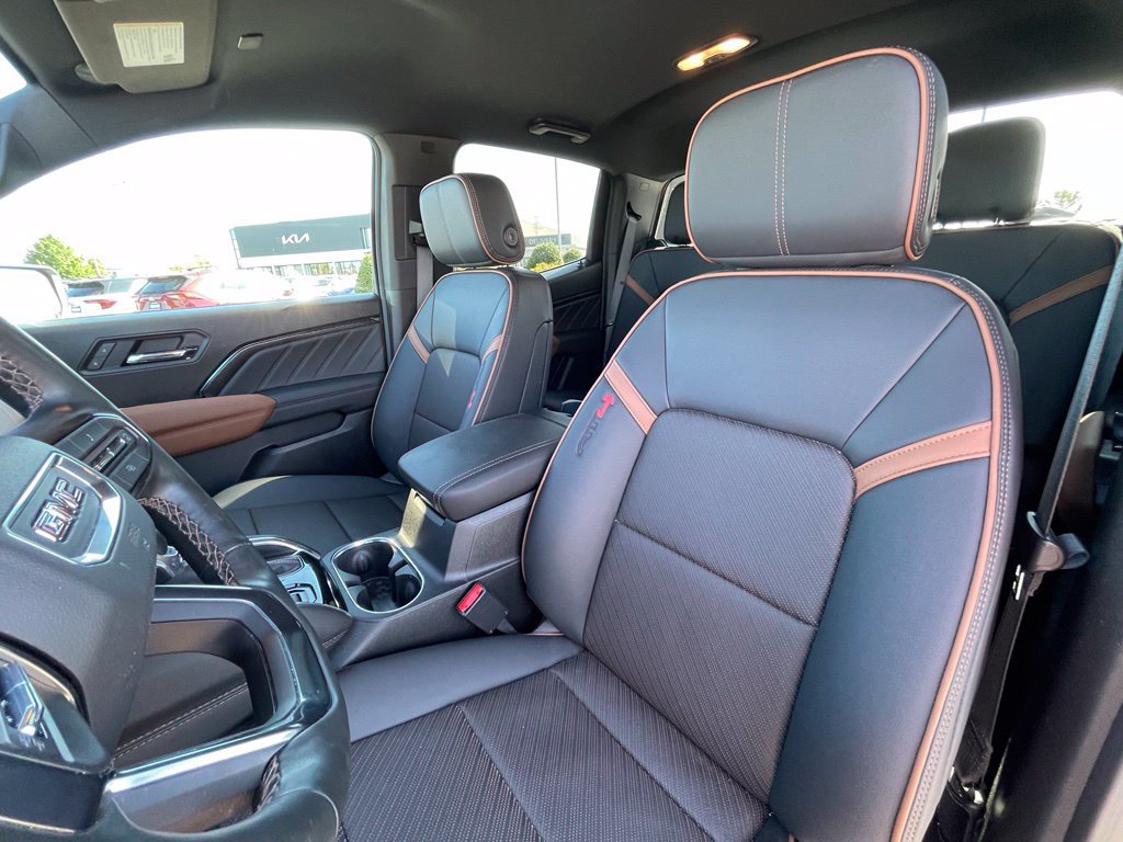 Used 2025 GMC Canyon AT4 w/ Nightfall Edition AWD/4WD image 22