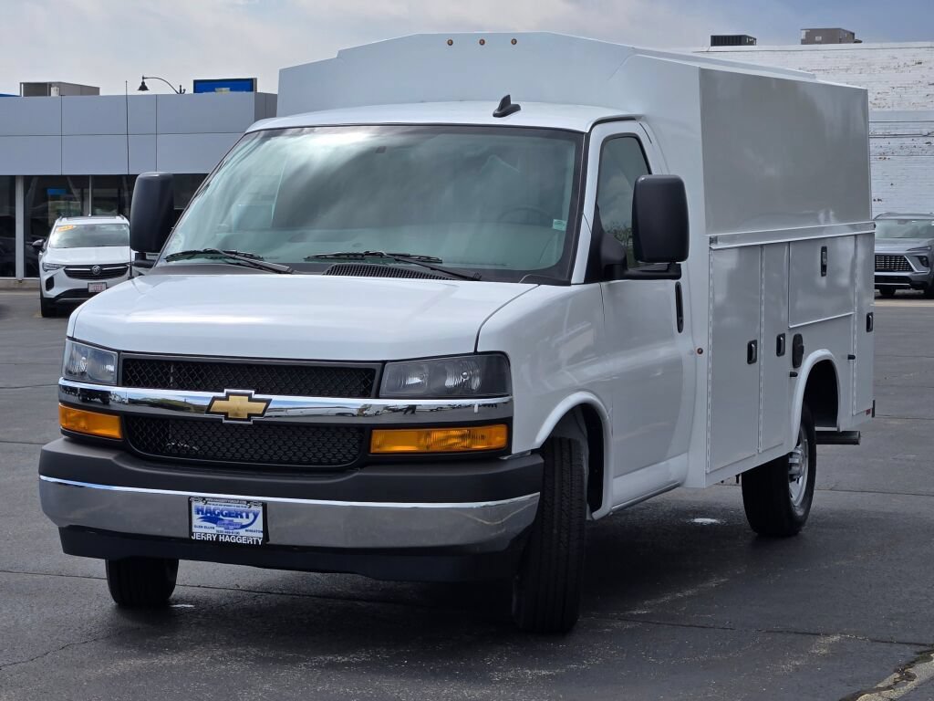 New 2026 Chevrolet Express 3500 w/ Power Convenience Package RWD image 4